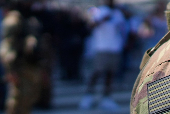 En las últimas semanas, agentes de ICE y Marines se han asociado para aumentar las detenciones de inmigrantes.