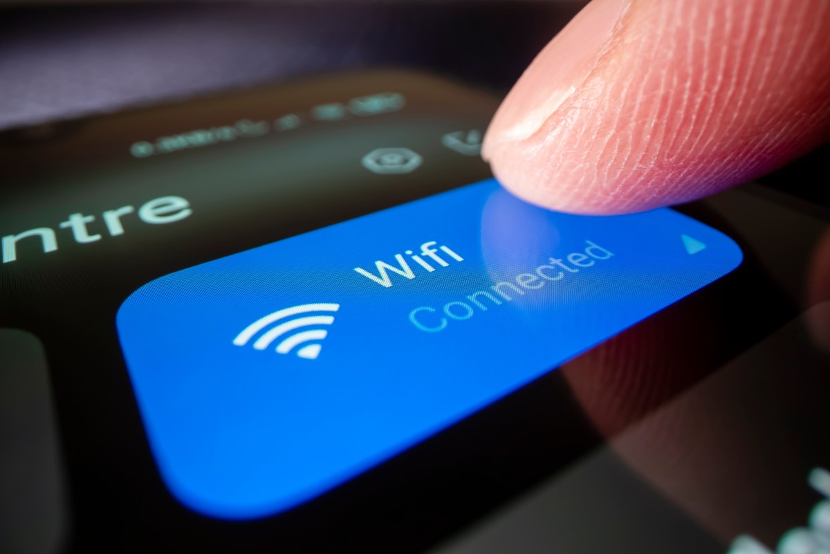 ¿Tu móvil consume datos de tu plan mientras estás conectado a una red Wi‑Fi?