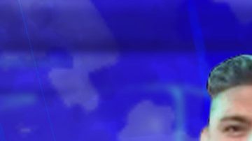 Óscar Reyes (cuarto de izq. a der.) fundó California Show con sus dos hermanos.