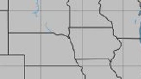 El NHC prevé que Chantal continúe debilitándose, convirtiéndose en depresión tropical más tarde este domingo.