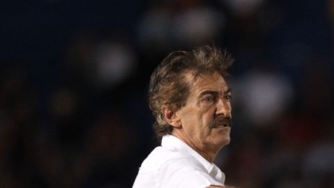 Ciudad de México, 9 de agosto de 2025. Luis Malagón en reclamo, durante el partido correspondiente a la jornada 4 del torneo Apertura 2025 de la Liga BBVA MX, entre las Águilas del América y los Gallos Blancos del Querétaro, realizado en el estadio Ciudad de los Deportes. Foto: Imago7/ Diego Padilla