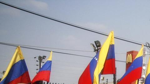 Venezuela: cientos se alistan en milicia a pedido de Maduro