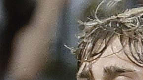 MADRID , 30/08/2025.- El delantero brasileño del Real Madrid Vinicius Jr. (d) celebra su gol durante el partido de la tercera jornada de LaLiga entre el Real Madrid y el RCD Mallorca, este sábado en el estadio Santiago Bernabéu. EFE/Chema Moya