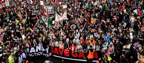 Assange encabeza marcha a favor de Palestina en Sídney