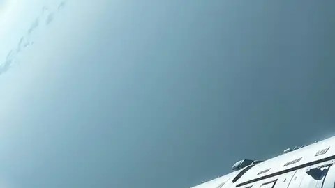 La estructura cilíndrica de 58 kilómetros de longitud fue diseñada para transportar hasta 2.400 personas durante un viaje de cuatro siglos hacia Próxima Centauri b.