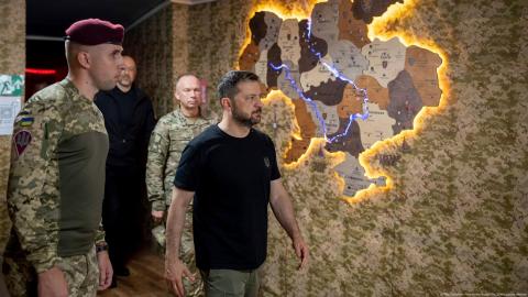 El presidente de Ucrania advirtió que su país no entregará tierras a Rusia.