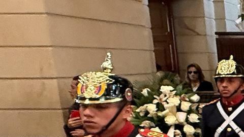 Miles despiden en Bogotá al senador Miguel Uribe Turbay