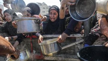 El sistema secreto que utiliza Hamás para pagar los salarios públicos en Gaza