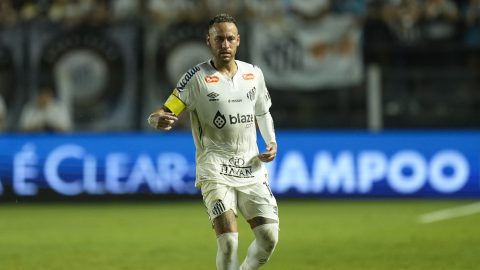 Brazil's Neymar dribbles the ball during his debut for Santos FC in a Sao Paulo league soccer match against Botafogo-SP, in Santos, Brazil, Wednesday, Feb. 5, 2025. (AP Photo/Andre Penner)