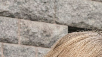 La jueza Hannah Dugan enfrenta dos cargos federales por ayudar a un inmigrante.