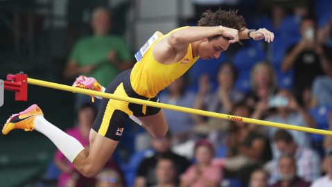 Armand Duplantis hizo uno más de sus saltos histórricos.