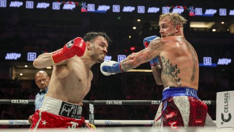 Julio César Chávez Jr. durante su pelea contra Jake Paul.