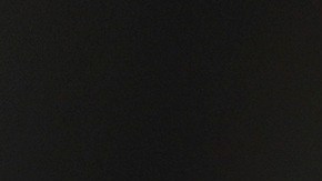 Jennifer Peyton muestra el correo de despido como Jueza Asistente del Jefe de Inmigración en Chicago el 21 de julio de 2025.