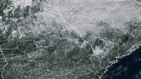 Nueva York cerrará sus playas ante el fuerte oleaje que ocasionará el huracán Erin