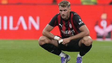 AC Milan's Santiago Gimenez reacts at the end of a Serie A soccer match between AC Milan and Cremonese, at the San Siro stadium in Milan, Italy, Saturday, Aug. 23, 2025. (AP Photo/Luca Bruno)