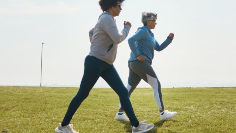 Caminar rápido reduce el riesgo de muerte prematura, según estudio