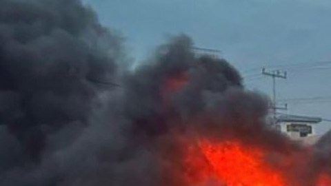 Camioneta incendiada