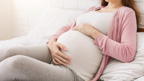 Mayoría de mujeres menores de 50 años tienen factores de riesgo de defectos congénitos, ¿cómo puede reducirse?