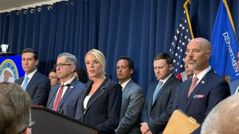 La fiscal general Pam Bondi habla luego de que 'El Mayo' Zambada se declarara "culpable" de narcotráfico.