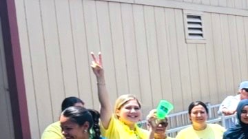 La escuela chárter ofrece curso de verano a sus estudiantes.
