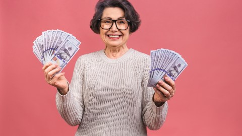Sobreviviente de cáncer ganadora de la lotería