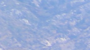 David Shilian continúa las labores de reconstrucción de una casa incendiada por la calle Ventura, en Altadena.