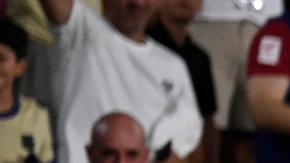 VALENCIA, 23/08/2025.- Los jugadores del Barcelona celebran el tercer gol ante el Levante, durante el partido de LaLiga de fútbol que Levante UD y FC Barcelona disputan este sábado en el estadio Ciutat de Valencia. EFE/Andreu Esteban