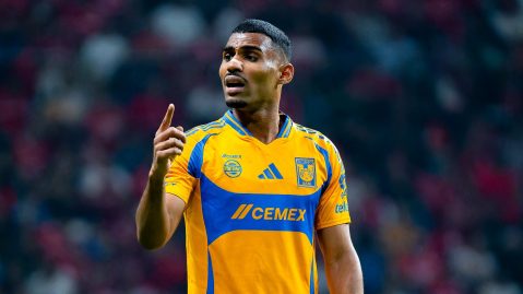 Joaquim está valorado en más de $6 millones de dólares.