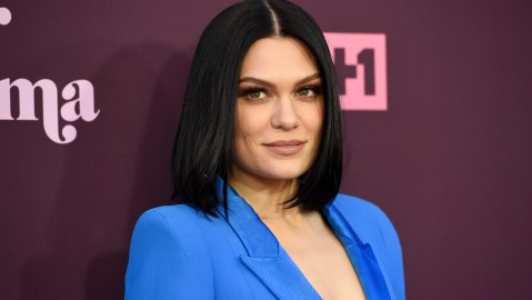 Jessie J enfrenta nueva hospitalización tras su lucha contra el cáncer de mama