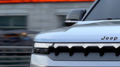 La parte frontal de la Grand Wagoneer 2026 luce renovada