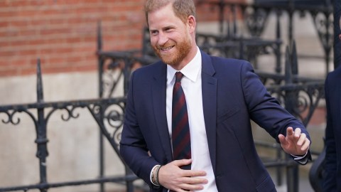El príncipe Harry niega haber tenido una pelea con el príncipe Andrés