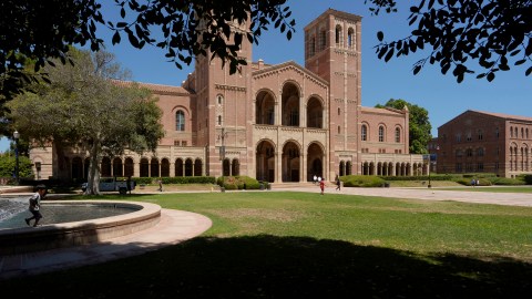El gobierno de Trump exige a UCLA que pague una multa de $1,000 millones.