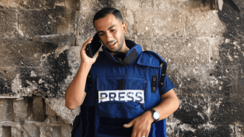 "Si les llegan estas palabras, sepan que Israel ha logrado matarme y silenciar mi voz": el último mensaje de Anas al Sharif, el reportero de Al Jazeera que murió junto a 5 compañeros en Gaza