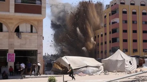 Un bombardeo israelí este miércoles en la ciudad de Jabalia, situada al norte de Ciudad de Gaza.
