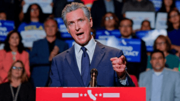 "Vamos a combatir el fuego con fuego": cómo el gobernador Gavin Newsom emergió como el líder de la oposición a Donald Trump en EE.UU.