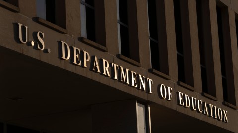 La Administración Trump considera que las subvenciones a universidades con hispanos son inconstitucionales.
