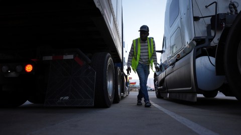 La orden de Rubio no necesariamente pone en peligro su estatus de inmediato, pero podría impedir que ingresen nuevos conductores.