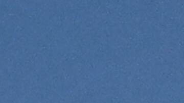 Las críticas señalan que viajes del vicepresidente combinan diplomacia, protestas y tiempo en familia.