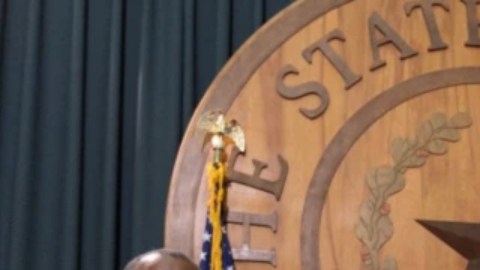 El portavoz de la legislatura de Texas y otros representantes republicanos.