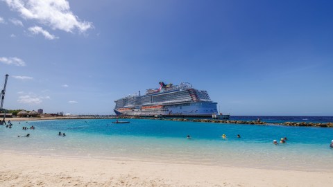 Carnival Cruise Line aseguró que coopera con las autoridades y expresó sus condolencias