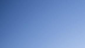 Kirk sufrió un disparo en el cuello mientras participaba en un debate en la Universidad Utah Valley, frente a centenares de personas