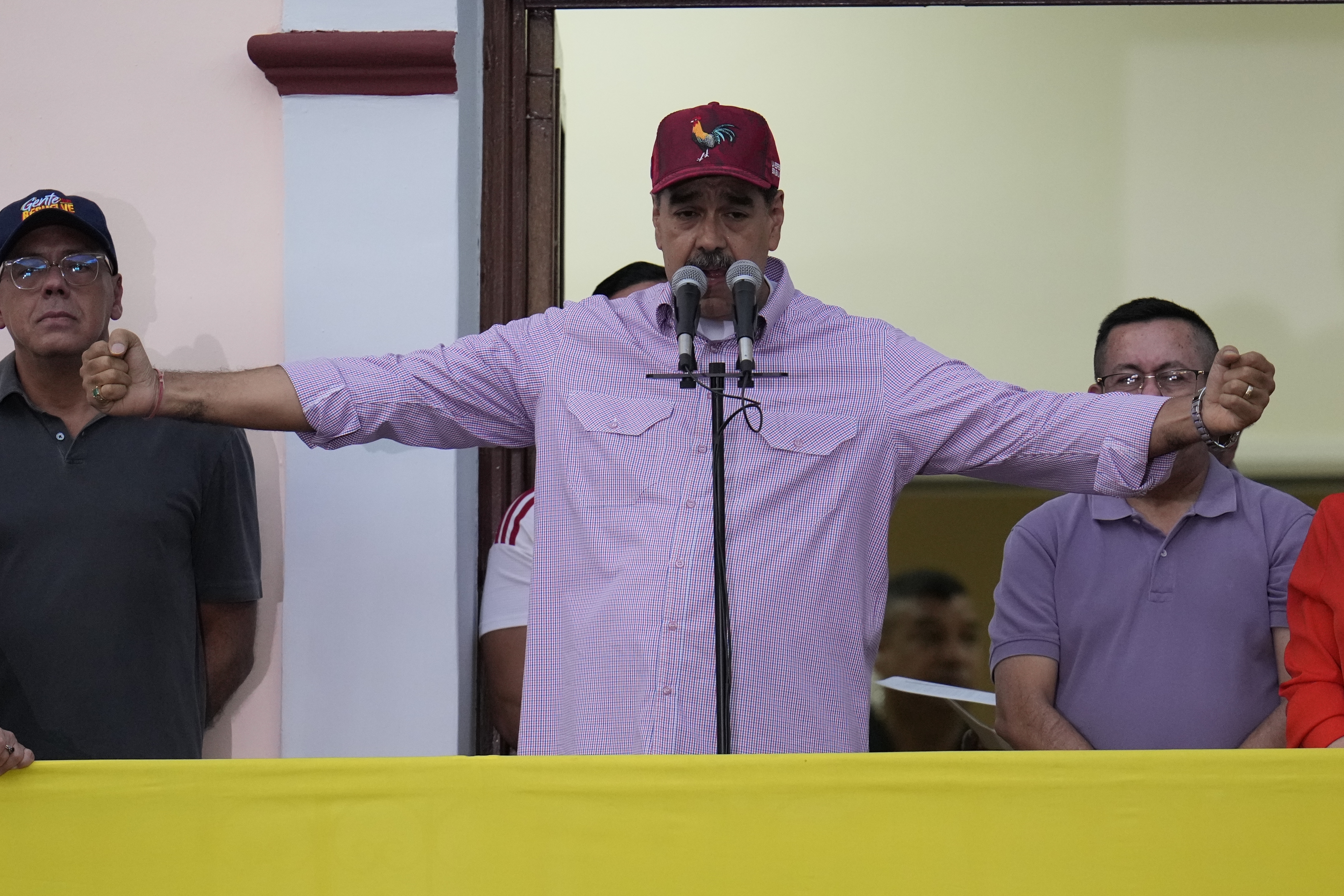 Nicolás Maduro denuncia que 1,200 misiles de Estados Unidos "apuntan" a Venezuela