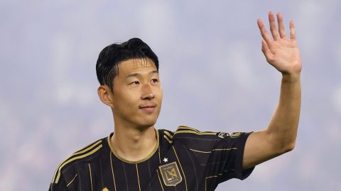 Los Angeles FC forward Son Heung-Min waves to the crowd before an MLS soccer match against San Diego FC, Sunday, Aug. 31, 2025, in Los Angeles, Calif. (AP Photo/Eric Thayer)