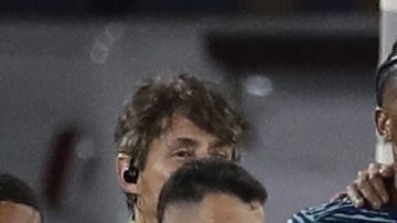 Carlo Ancelotti posa con los jugadores de Brasil.