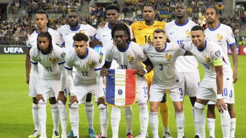 France starting players pose for a team photo at the beginning of the 2026 FIFA World Cup qualifying soccer match between Ukraine and France at Tarczynski Arena in Wroclaw, Poland, Friday, Sept. 5, 2025. (AP Photo/Czarek Sokolowski)