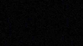 Clayton Kershaw agradece a los aficionados al ser entrevistado después del partido entre los Dodgers y los Giants. El veterano lanzador abrió su último partido de temporada regular en Los Ángeles.