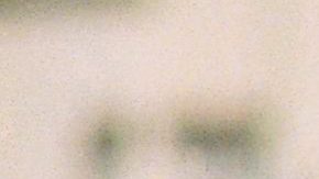 Jim Fahnhorst (55) posa junto a Joe Montana durante un entrenamiento.