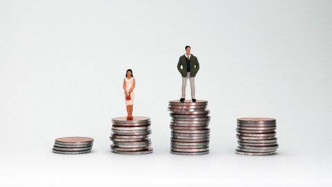 Aumenta la disparidad salarial entre hombres y mujeres en EE.UU. por segundo año consecutivo