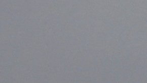 Un miembro de las fuerzas afganas camina en la base aérea de Bagram después de la partida del ejército de EE.UU., en esta foto del 5 de julio de 2021.