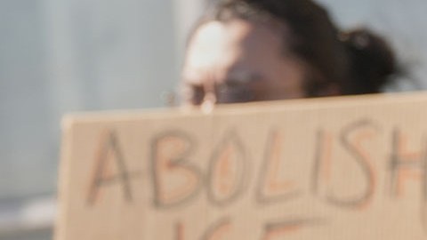 Protesta en contra de los operativos llevados a cabo por el ICE